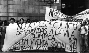 Manifestació a la plaça Sant Jaume per protestar contra l'especulació generada pels Jocs Olímpics de Barcelona '92.