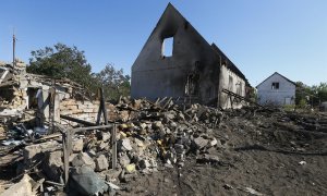 edificio dañado después de un ataque con cohetes en el área de Odesa, en el sur de Ucrania, el 19 de julio de 2022.