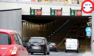04/2022 - Diversos vehicles entren al túnel de les Glòries en sentit Llobregat.