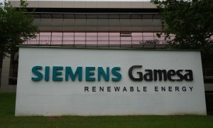 El logo de Siemens Gamesa delante de la fachada de su sede en el Parque Tecnológico de Zamudio (Vizcaya). E.P./H.Bilbao