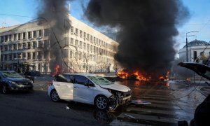 Coches ardiendo en Kiev