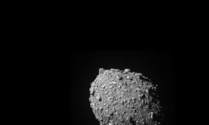 26/09/2022-El asteroide Dimorphos visto por la nave espacial DART 11 segundos antes del impacto desde una distancia de 68 kilómetros, y publicada el 26 de septiembre de 2022.