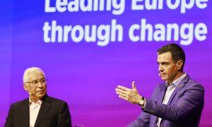 El Presidente de España, Pedro Sánchez, y el Primer Ministro de Portugal, Antonio Costa, asisten a un panel en el congreso del Partido de los Socialistas Europeos (PSE).