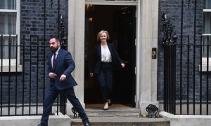 La primera ministra británica, Liz Truss, saliendo de Downing Street el pasado miércoles.