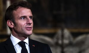 24/10/2022-El presidente francés Emmanuel Macron durante su visita a la Basílica de San Juan de Letrán en Roma, Italia, el 24 de octubre de 2022.