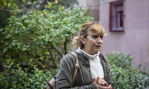 Mariana Rodríguez, de 54 años, durante el intento de desahucio en su casa del barrio de San Blas, Madrid, el pasado miércoles.