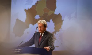 El comisario de Economía de la UE, Paolo Gentiloni, durante la presentación de las previsiones económicas de otoño de la Comisión Europea, en Breuselas. REUTERS/Johanna Geron