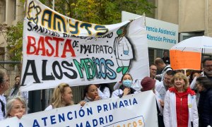 "Hasta aquí hemos llegado": Médicos de familia y pediatras inician una huelga indefinida en Madrid