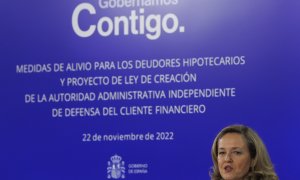 La vicepresidenta primera y ministra de Asuntos Económico, Nadia Calviño, durante la rueda de prensa posterior al Consejo de Ministros, en el  Palacio de la Moncloa, en Madrid. EFE/Sergio Pérez