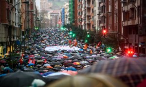 Manifestación anual en apoyo a los presos de ETA organizada por Sare bajo el lema "Etxera bidera gertu" (el regreso a casa pronto), este sábado en Bilbao.