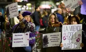 Un grupo de mujeres con pancartas durante una manifestación contra las violencias machistas, a 25 de noviembre de 2022