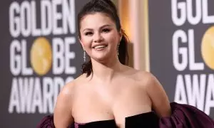 Selena Gómez en la gala de los Globos de Oro, en la que estaba nominada por su papel en la serie 'Solo asesinatos en el edificio'