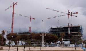 Edificio de viviendas en construcción en Málaga. REUTERS/Jon Nazca