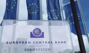 El logo del BCE en la entrada de su sede en Fráncfort. REUTERS/Wolfgang Rattay
