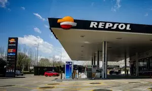 Gasolinera de Repsol ubicada en Madrid. E.P./Ricardo Rubio