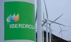 Aerogeneradores con el logo de Iberdrola en un parque eólico en el Monte Oiz, cerca de Durango (Vizcaya). REUTERS/Vincent West