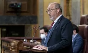 El exdiputado del PSOE por Las Palmas Juan Bernardo Fuentes interviene en una sesión plenaria extraordinaria en el Congreso de los Diputados, a 25 de enero de 2022, en Madrid.