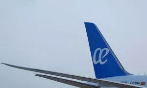 Un Boeing 787-9 Dreamliner de la compañía Air Europa se ve en el aeropuerto de Gran Canaria, en Telde, Gran Canaria, España, 21 de febrero de 2023.