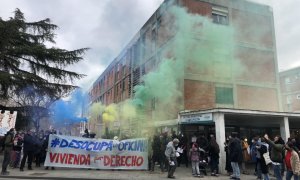Una protesta de la Asamblea de la Vivienda de Collado Villalba contra de la oficina anti ocupación abierta en 2021 y cerrada seis meses después.