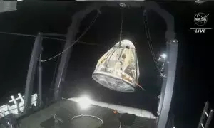 La cápsula con los cuatro astronautas de la Crew-5 aterriza con éxito en el mar