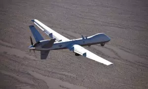 Dron MQ-9 Reaper durante una misión de entrenamiento sobre el campo de pruebas y entrenamiento en el estado de Nevada (Estados Unidos)