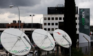 Antenas de telecomunicaciones de Cellnex en su centro de operaciones en Madrid Torrespaña, donde se encuentra el popular 'Pirulí'. REUTERS/Susana Vera