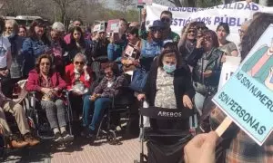Las trabajadoras de la residencia pública de Alcalá retan a Ayuso: "Hay ancianos que han muerto por desnutrición"