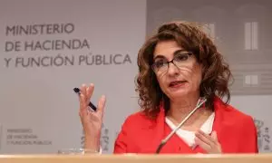 La ministra de Hacienda y Función Pública, María Jesús Montero, en una rueda de prensa, a 30 de marzo de 2023.