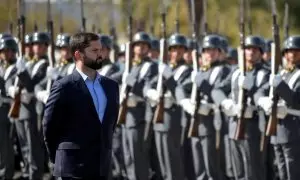 El presidente de Chile, Gabriel Boric, asiste a la conmemoración de la Batalla de Maipú, en Santiago de Chile, el 5 de abril de 2023.