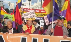 Cabecera de la manifestación por la III República en Madrid.