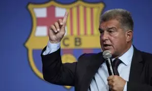 El presidente del FC Barcelona, Joan Laporta, durante la comparecencia sobre el 'caso Negreira', a 17 de abril de 2023.