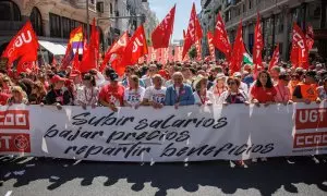 Cabecera de la marcha por el Día Internacional de los Trabajadores en el Círculo de Bellas Artes, a 1 de mayo de 2023, en Madrid