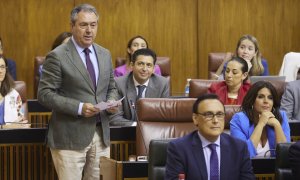 El secretario general del PSOE de Andalucía y Portavoz del Grupo Parlamentario Socialista, Juan Espadas, realiza pregunta de control al presidente de la Junta de Andalucía, Juanma Moreno.