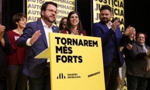 10/11/2019 - Pere Aragonès amb Marta Vilalta, Gabriel Rufián i altres dirigents d'ERC celebrant el triomf del partit a les generals del 10 de novembre de 2019.