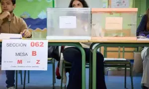Urnas preparadas en un colegio electoral