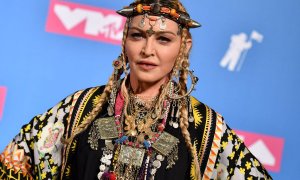 Madonna posa en la sala de prensa de los MTV Video Music Awards 2018 en el Radio City Music Hall el 20 de agosto de 2018 en Nueva York.