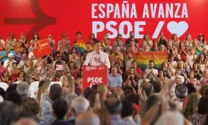 El secretario general del PSOE y presidente del Gobierno, Pedro Sánchez, interviene en el acto de inicio de la campaña, en el Pabellón de Convenciones de la Casa de Campo de Madrid