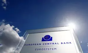 El logo del Banco Central Europeo (BCE) en el exterior de su sede en Frankfurt