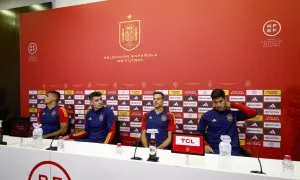 Álvaro Morata (2i), César Azpilicueta (2d), Rodrigo Hernández (i) y Marco Asensio, capitanes de la Selección nacional absoluta, a 4 de septiembre en Madrid