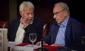 Felipe González y Alfonso Guerra, este miércoles, en el Ateneo de Madrid.