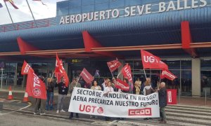 Concentración del personal de Iberia en el 'Seve Ballesteros' contra Aena y la "precarización laboral"