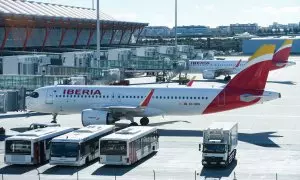 13/12/23 Foto de archivo de aviones de Iberia en la pista en la Terminal 4 del Aeropuerto Madrid-Barajas Adolfo Suárez, a 28 de enero de 2023, en Madrid (España).