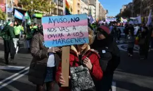 26/12/23 - Foto de archivo de un cartel de protesta durante una manifestación en defensa de la Ley LGTBI y la Ley Trans de la Comunidad de Madrid, a 17 de diciembre de 2023, en Madrid (España).