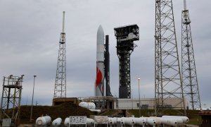 El cohete Vulcan antes de su lanzamiento desde Cabo Cañaveral, Florida, EE.UU., el 7 de enero de 2024.