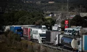Los agricultores inician el bloqueo a París mientras el presidente Macron culpa a España e Italia de "competencia desleal"