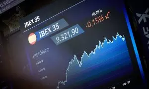 Imagen de archivo de los valores del Ibex 35 en el Palacio de la Bolsa, a 13 de octubre de 2023.
