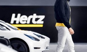 Hertz ganó un 70% menos en 2023 y le echa la culpa a su flota de coches eléctricos
