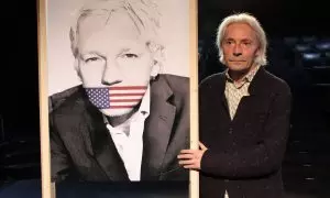 L'intèrpret Joan Frank Charansonnet, que interpretarà el paper de Julian Assange en l'obra 'Assange. El poder de la informació' al Teatre Gaudí