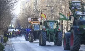 Circulación cortada por la manifestación de agricultores y ganaderos.
