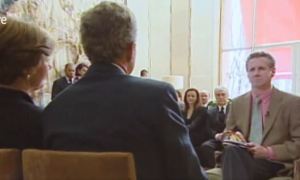 La radiotelevisión pública estrena una entrevista inédita con George Bush en el 20 aniversario de los atentados del 11-M.
